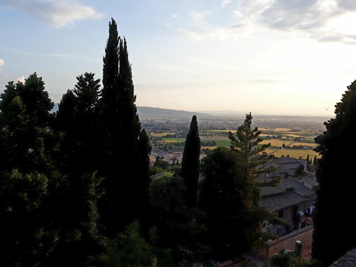 Suite Luna Bianca Assisi Exteriör bild